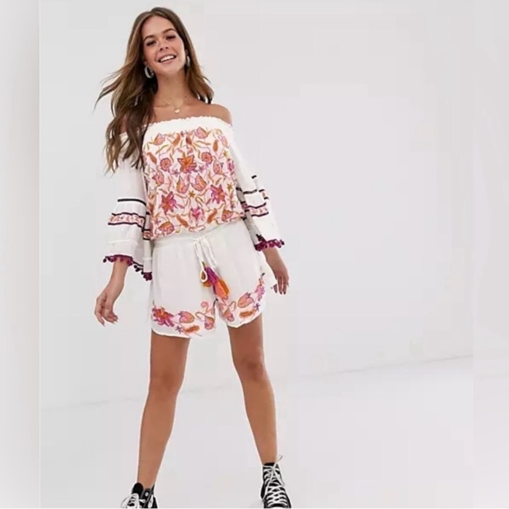 NWT Anthropologie RAGA Embroidered Boho Off-Shoulder Romper Sz Small
